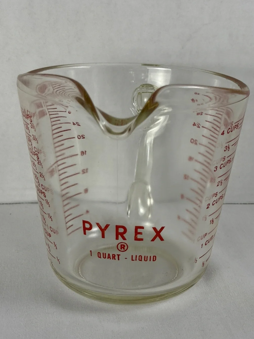Vintage PYREX 1 quart or 4 cup Glass Measuring Cup red text